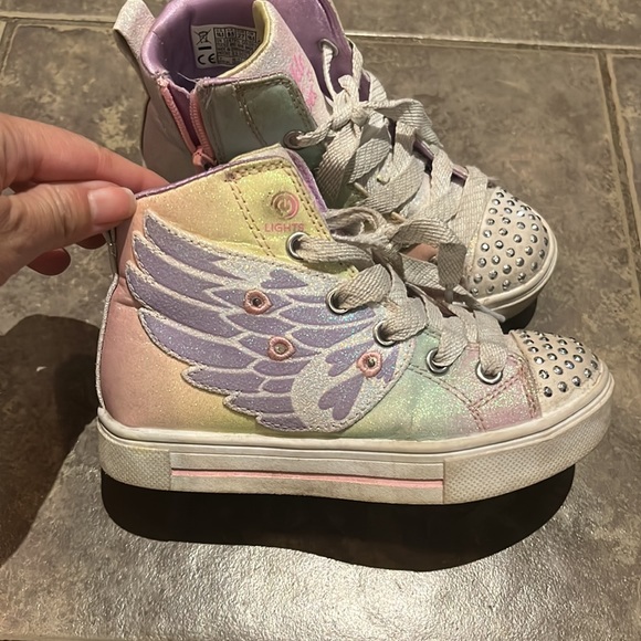 skecher lights up sneaker - Picture 2 of 3